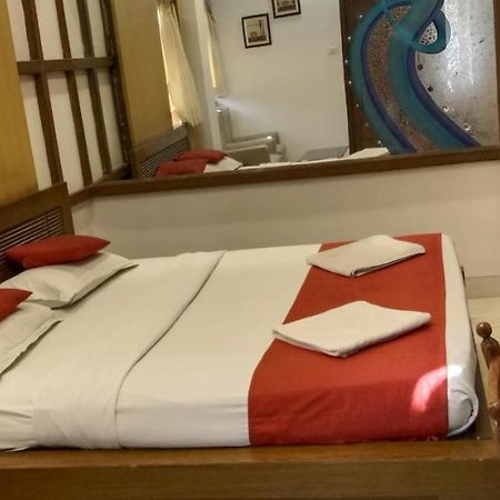 Hotel Aston 콜카타 외부 사진